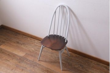ヴィンテージ家具　ビンテージ　ERCOL(アーコール)　コントラストが目を引くペイントクエーカーチェア(椅子)(2)