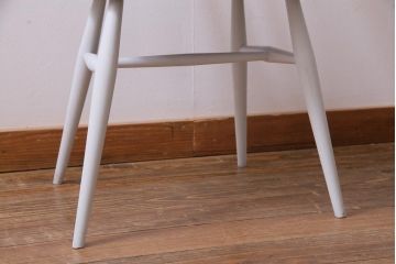 ヴィンテージ家具　ビンテージ　ERCOL(アーコール)　コントラストが目を引くペイントクエーカーチェア(椅子)(2)