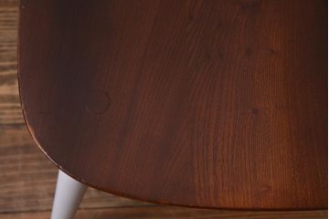 ヴィンテージ家具　ビンテージ　ERCOL(アーコール)　コントラストが目を引くペイントクエーカーチェア(椅子)(3)