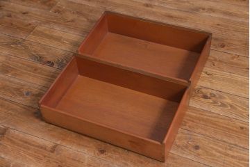 ヴィンテージ家具　北欧ビンテージ　チーク材　シンプルモダンなデザインがおしゃれなサイドボード(飾り棚)