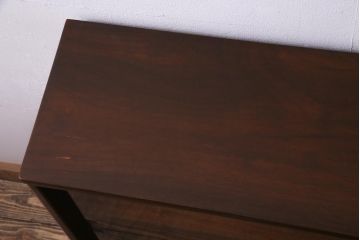 ヴィンテージ家具　北欧ビンテージ　チーク材　シンプルモダンなデザインがおしゃれなサイドボード(飾り棚)