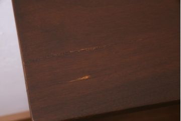 ヴィンテージ家具　北欧ビンテージ　チーク材　シンプルモダンなデザインがおしゃれなサイドボード(飾り棚)