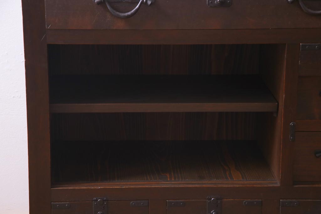 アンティーク家具　和製アンティーク　明治期　ヒノキ材　バランスのとれたデザインが品のある帳場箪笥(収納棚、戸棚、時代箪笥)