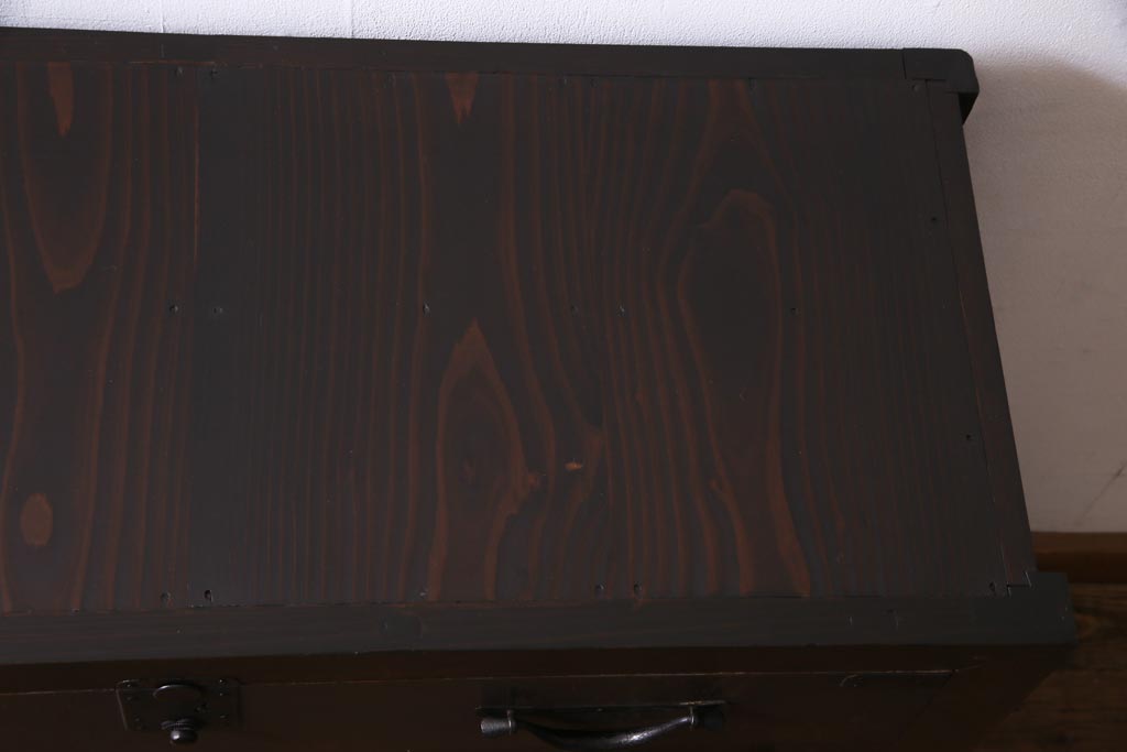 アンティーク家具　和製アンティーク　明治期　ヒノキ材　バランスのとれたデザインが品のある帳場箪笥(収納棚、戸棚、時代箪笥)