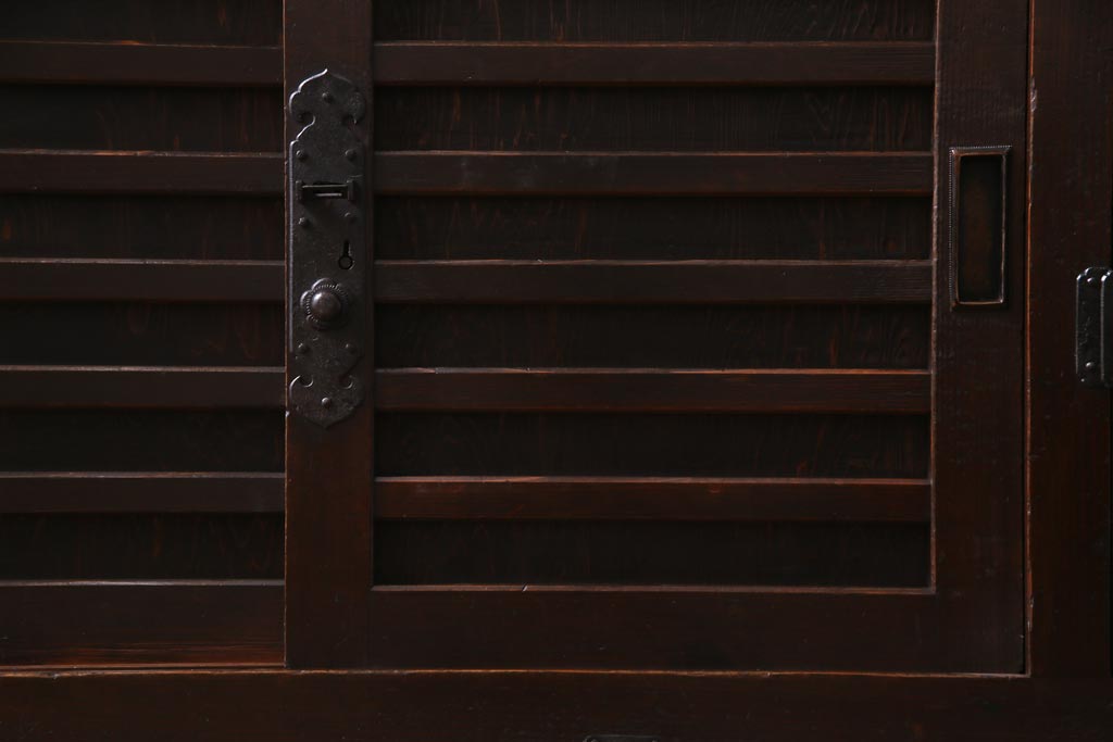 アンティーク家具　和製アンティーク　明治期　ヒノキ材　バランスのとれたデザインが品のある帳場箪笥(収納棚、戸棚、時代箪笥)