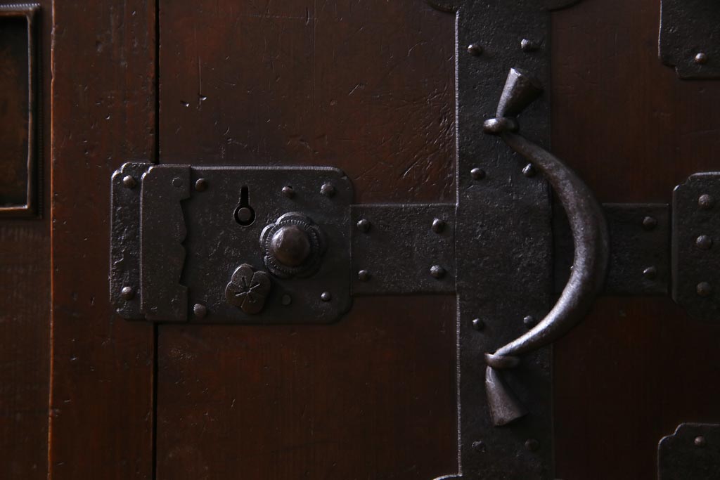 アンティーク家具　和製アンティーク　明治期　ヒノキ材　バランスのとれたデザインが品のある帳場箪笥(収納棚、戸棚、時代箪笥)