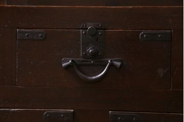 アンティーク家具　和製アンティーク　明治期　ヒノキ材　バランスのとれたデザインが品のある帳場箪笥(収納棚、戸棚、時代箪笥)