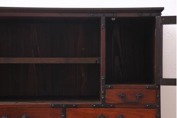 リメイク家具　前板ケヤキ材　結霜ガラス　渋い大人の雰囲気漂う時代箪笥サイドボード(収納棚、テレビボード)