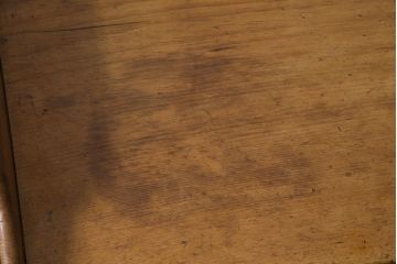 アンティーク家具　イギリスアンティーク　パイン材　年月を重ねた風合いがお洒落なサイドボード(収納棚)
