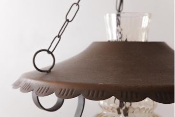 イギリスアンティーク　アイアン製　ガラスを通した光がおしゃれなハンギングランプ(吊り下げ照明)(1)