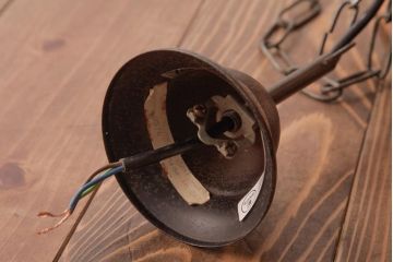 イギリスアンティーク　アイアン製　ガラスを通した光がおしゃれなハンギングランプ(吊り下げ照明)(2)