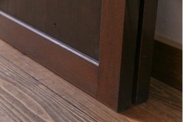 和製アンティーク　ケヤキ・杉材　堅牢な雰囲気が漂う障子帯戸2枚セット(板戸、引き戸、建具)(R-035999)