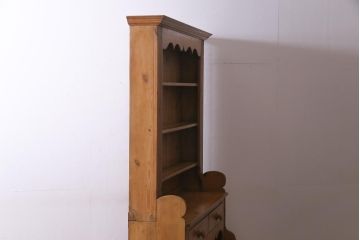 アンティーク家具　パイン材　カントリースタイルにぴったりのアンティークキッチンキャビネット(カップボード、重ね食器棚、収納棚)