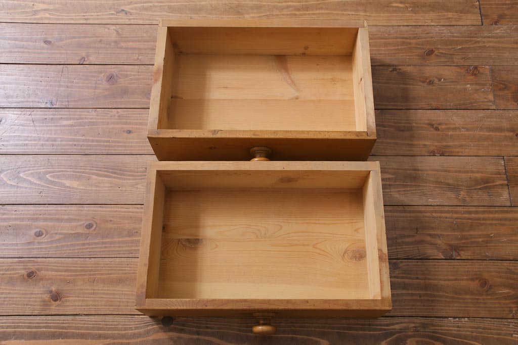 アンティーク家具　パイン材　カントリースタイルにぴったりのアンティークキッチンキャビネット(カップボード、重ね食器棚、収納棚)