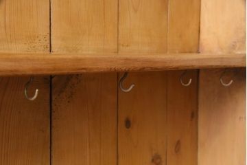 アンティーク家具　パイン材　カントリースタイルにぴったりのアンティークキッチンキャビネット(カップボード、重ね食器棚、収納棚)