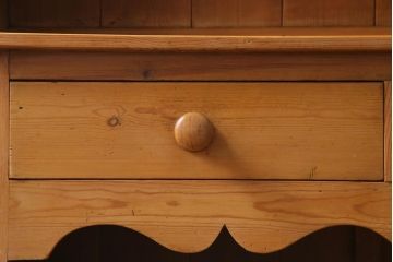 アンティーク家具　パイン材　カントリースタイルにぴったりのアンティークキッチンキャビネット(カップボード、重ね食器棚、収納棚)