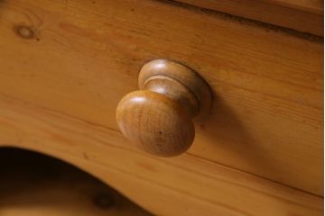 アンティーク家具　パイン材　カントリースタイルにぴったりのアンティークキッチンキャビネット(カップボード、重ね食器棚、収納棚)