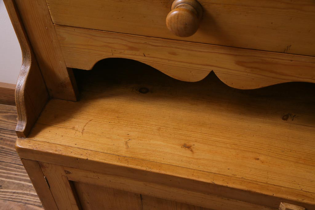 アンティーク家具　パイン材　カントリースタイルにぴったりのアンティークキッチンキャビネット(カップボード、重ね食器棚、収納棚)