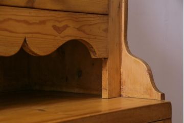 アンティーク家具　パイン材　カントリースタイルにぴったりのアンティークキッチンキャビネット(カップボード、重ね食器棚、収納棚)