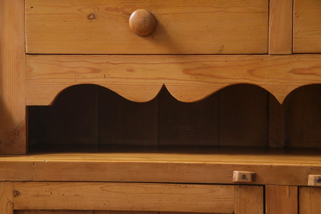 アンティーク家具　パイン材　カントリースタイルにぴったりのアンティークキッチンキャビネット(カップボード、重ね食器棚、収納棚)