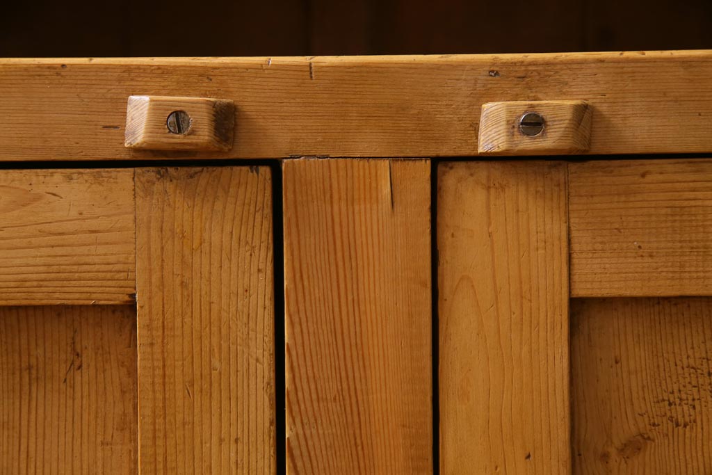 アンティーク家具　パイン材　カントリースタイルにぴったりのアンティークキッチンキャビネット(カップボード、重ね食器棚、収納棚)