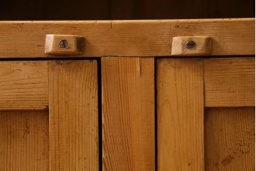 アンティーク家具　パイン材　カントリースタイルにぴったりのアンティークキッチンキャビネット(カップボード、重ね食器棚、収納棚)