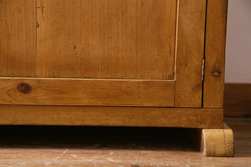 アンティーク家具　パイン材　カントリースタイルにぴったりのアンティークキッチンキャビネット(カップボード、重ね食器棚、収納棚)