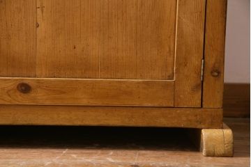 アンティーク家具　パイン材　カントリースタイルにぴったりのアンティークキッチンキャビネット(カップボード、重ね食器棚、収納棚)