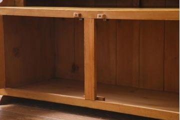 アンティーク家具　パイン材　カントリースタイルにぴったりのアンティークキッチンキャビネット(カップボード、重ね食器棚、収納棚)
