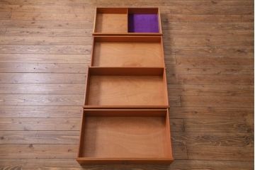 ヴィンテージ家具　イギリスビンテージ　チーク材　取っ手がアクセントのチェスト(引き出し)