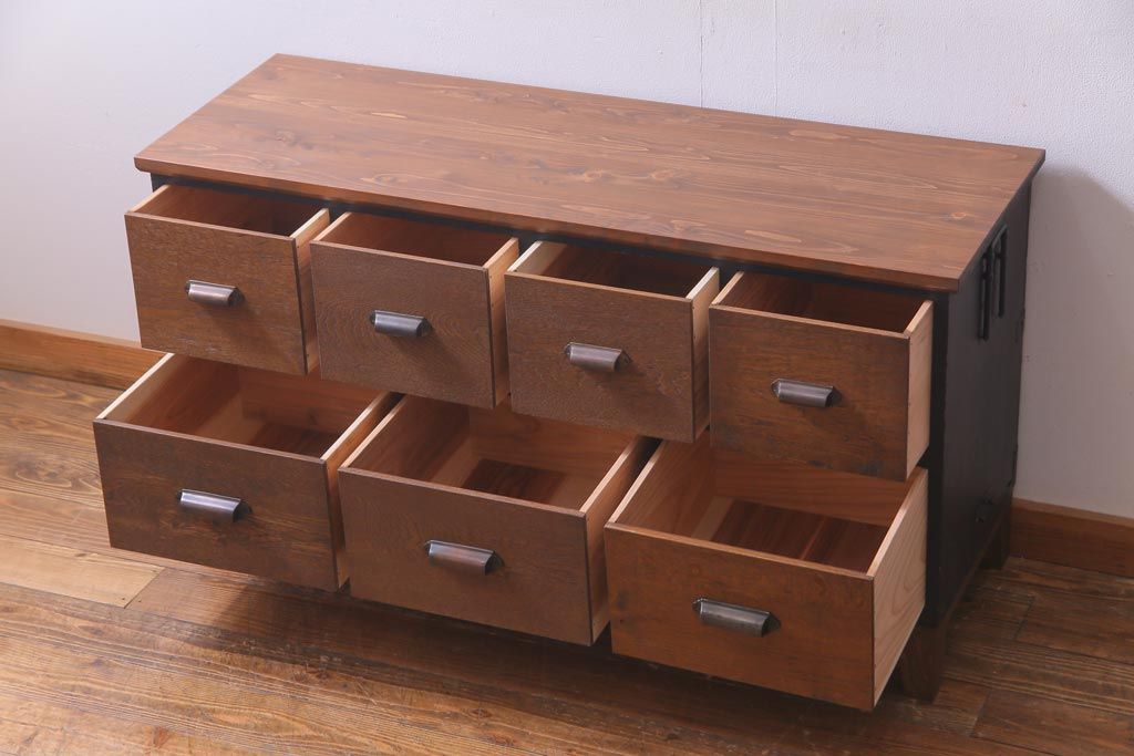 ペイント家具　大正昭和初期　ブラックのペイントが格好良いリメイクローチェスト(リビングボード、時代箪笥、アンティークチェスト)