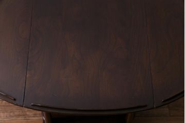 ヴィンテージ家具　イギリスビンテージ　ERCOL(アーコール)　上品で洗練されたデザインのバタフライトロリー(キッチンワゴン、キャスターワゴン)
