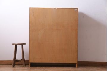 ヴィンテージ家具　イギリスビンテージ　HERBERT E. GIBBS(ハーバート・E・ギブス)　チーク材　背面ミラー付き　洗練された佇まいが魅力的なキャビネット(飾り棚、サイドボード)