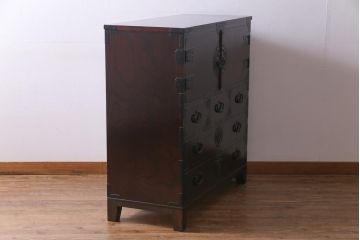 中古美品　脚付きリメイク　岩谷堂箪笥　別注みちのく8号　観音開き扉が目を惹く整理タンス(衣装箪笥、収納棚)