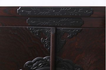 中古美品　脚付きリメイク　岩谷堂箪笥　別注みちのく8号　観音開き扉が目を惹く整理タンス(衣装箪笥、収納棚)