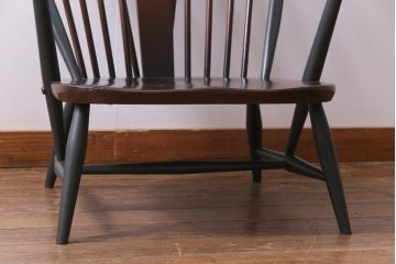 ペイント家具　ERCOL(アーコール)　シスルバック　クッション付き　ラウンジチェア(イージーチェア、椅子、アームチェア)