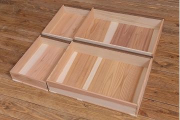 アンティーク家具　リメイク　当店オリジナルガラス　天板・脚付き　ナチュラルカラーが魅力のペイントリビングボード(テレビ台、収納棚)