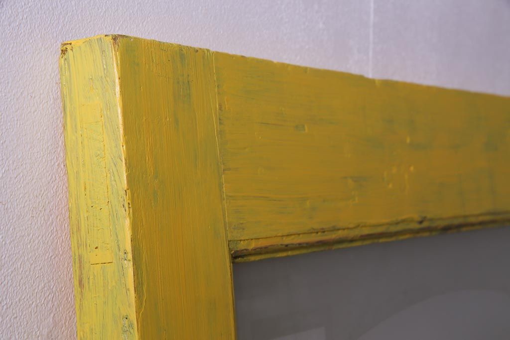 フランスビンテージ　レトロポップなイエローカラーのペイントドア(扉、建具)