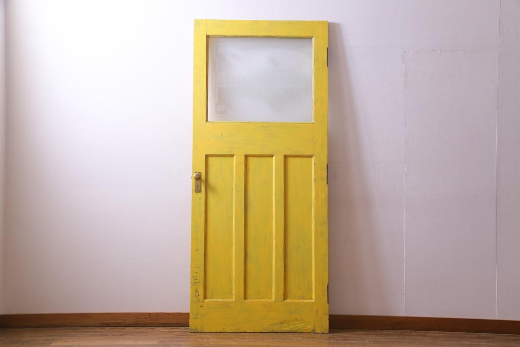 フランスビンテージ　レトロポップなイエローカラーのペイントドア(扉、建具)