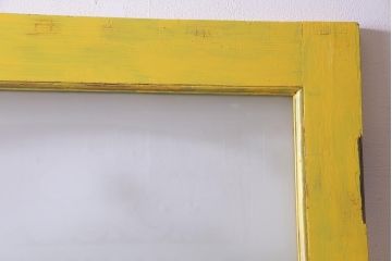 フランスビンテージ　レトロポップなイエローカラーのペイントドア(扉、建具)