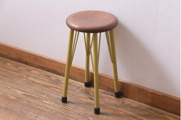 ラフジュ工房オリジナル　スモーキーイエロー　アイアンレッグのペイントが可愛らしい丸スツール(チェア、椅子)