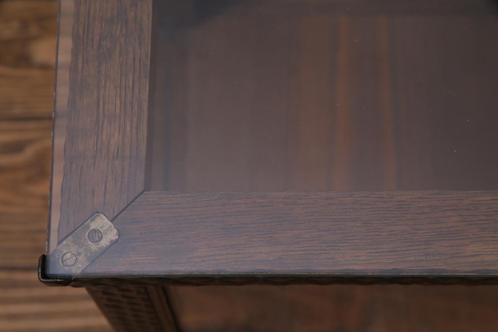 アンティーク家具　和製アンティーク　ナラ材　彫りが目を引く大正ロマンなガラスケース(ショーケース、卓上陳列棚)