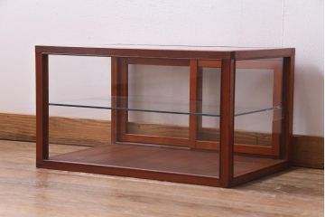 レトロ家具　和製アンティーク　レトロな雰囲気を盛り上げる小振りなガラスケース(ショーケース、卓上陳列棚)