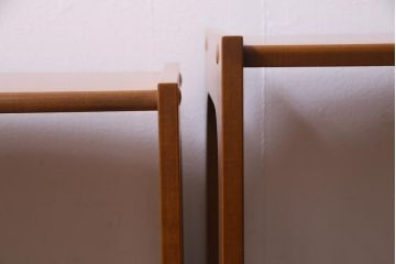 ヴィンテージ家具　北欧ビンテージ　チーク材　コンパクトな佇まいのネストテーブル(サイドテーブル)