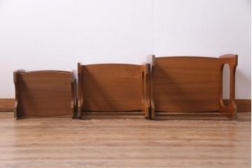 ヴィンテージ家具　北欧ビンテージ　チーク材　コンパクトな佇まいのネストテーブル(サイドテーブル)