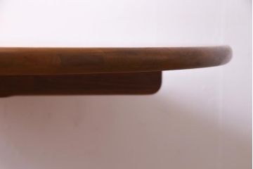 ビンテージ家具　デンマーク製　Tarm Stole og Mobelfabrik A/S社　チーク材　天板無垢材の珍しいラウンドテーブル(ダイニングテーブル)