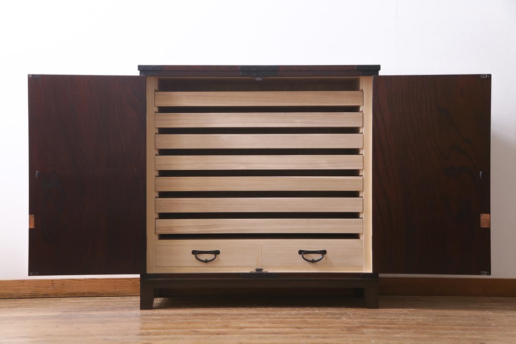 当店リメイク家具　岩谷堂箪笥　みちのく8号　収納棚にもできる脚付き衣装箪笥(サイドボード、チェスト)