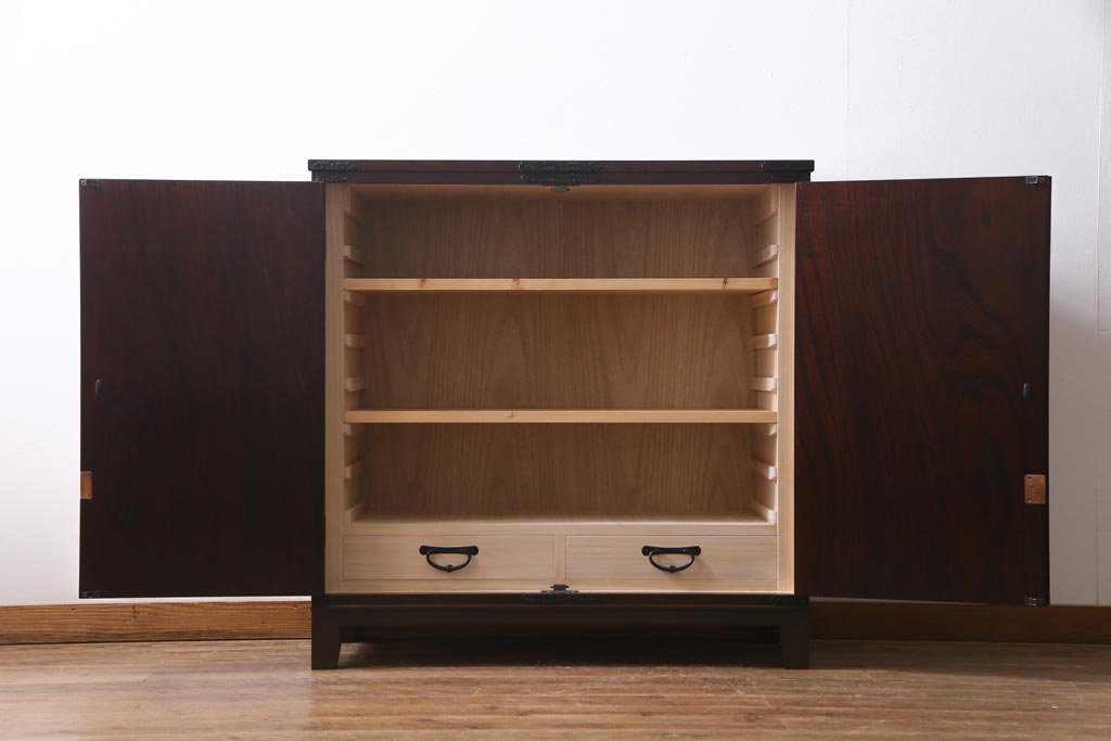 当店リメイク家具　岩谷堂箪笥　みちのく8号　収納棚にもできる脚付き衣装箪笥(サイドボード、チェスト)