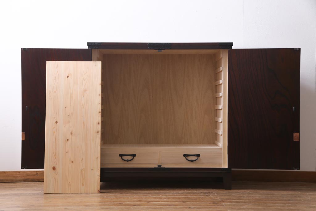 当店リメイク家具　岩谷堂箪笥　みちのく8号　収納棚にもできる脚付き衣装箪笥(サイドボード、チェスト)