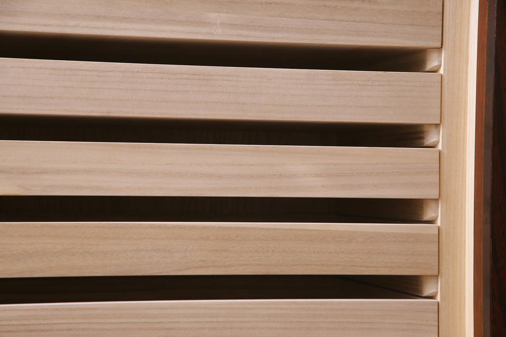 当店リメイク家具　岩谷堂箪笥　みちのく8号　収納棚にもできる脚付き衣装箪笥(サイドボード、チェスト)